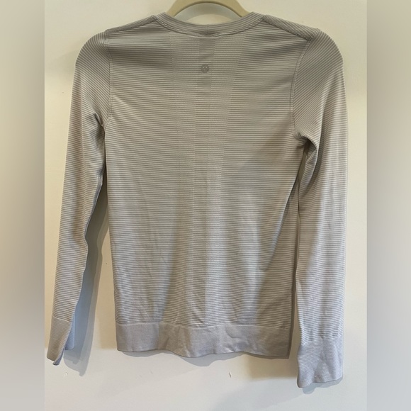 Swiftly Relaxed Long Sleeve - Picture 4 of 4